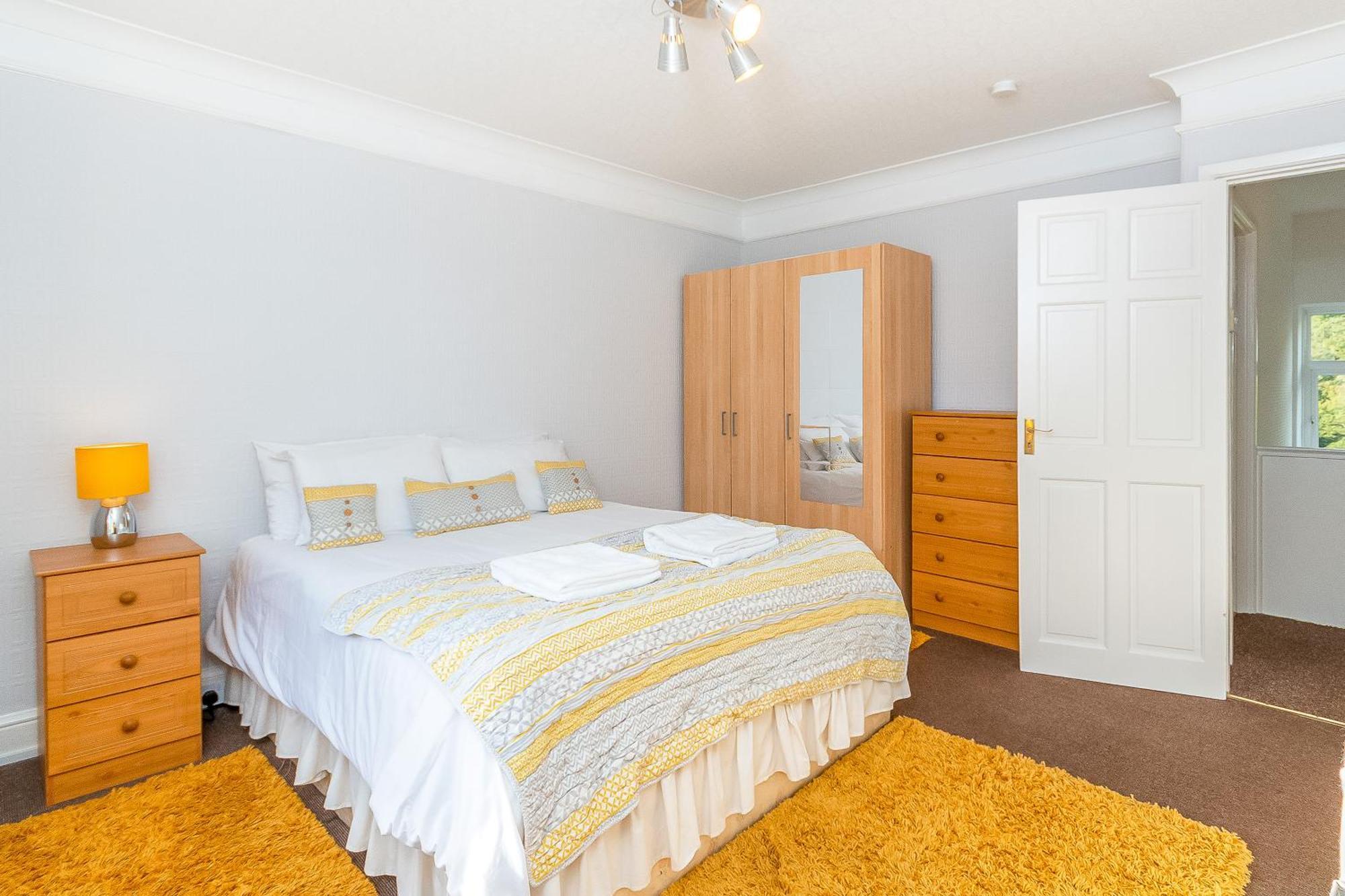 The View Spacious Apartment In Afan Forest Bike Park By Staystaycations ポート・タルボット エクステリア 写真