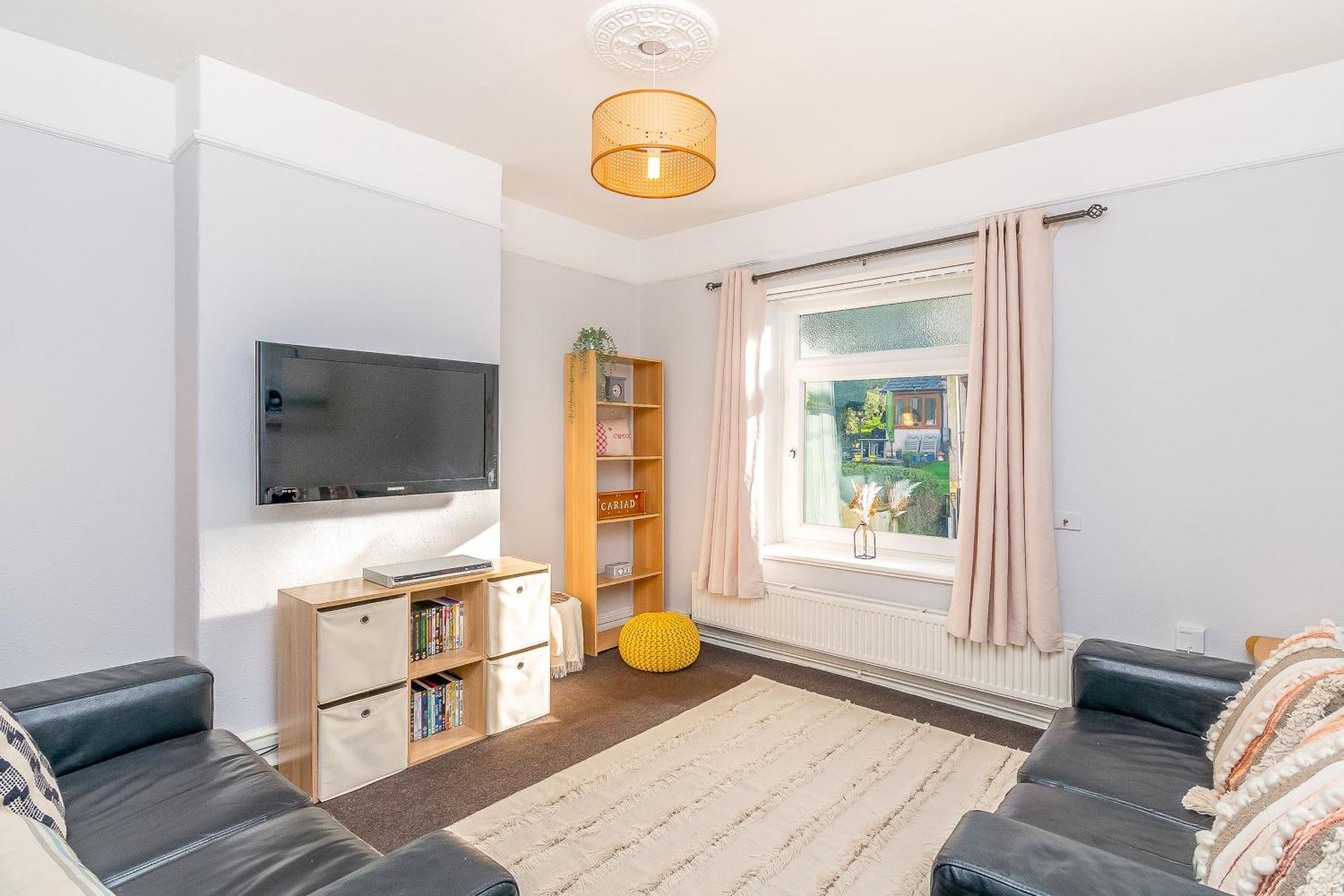 The View Spacious Apartment In Afan Forest Bike Park By Staystaycations ポート・タルボット エクステリア 写真