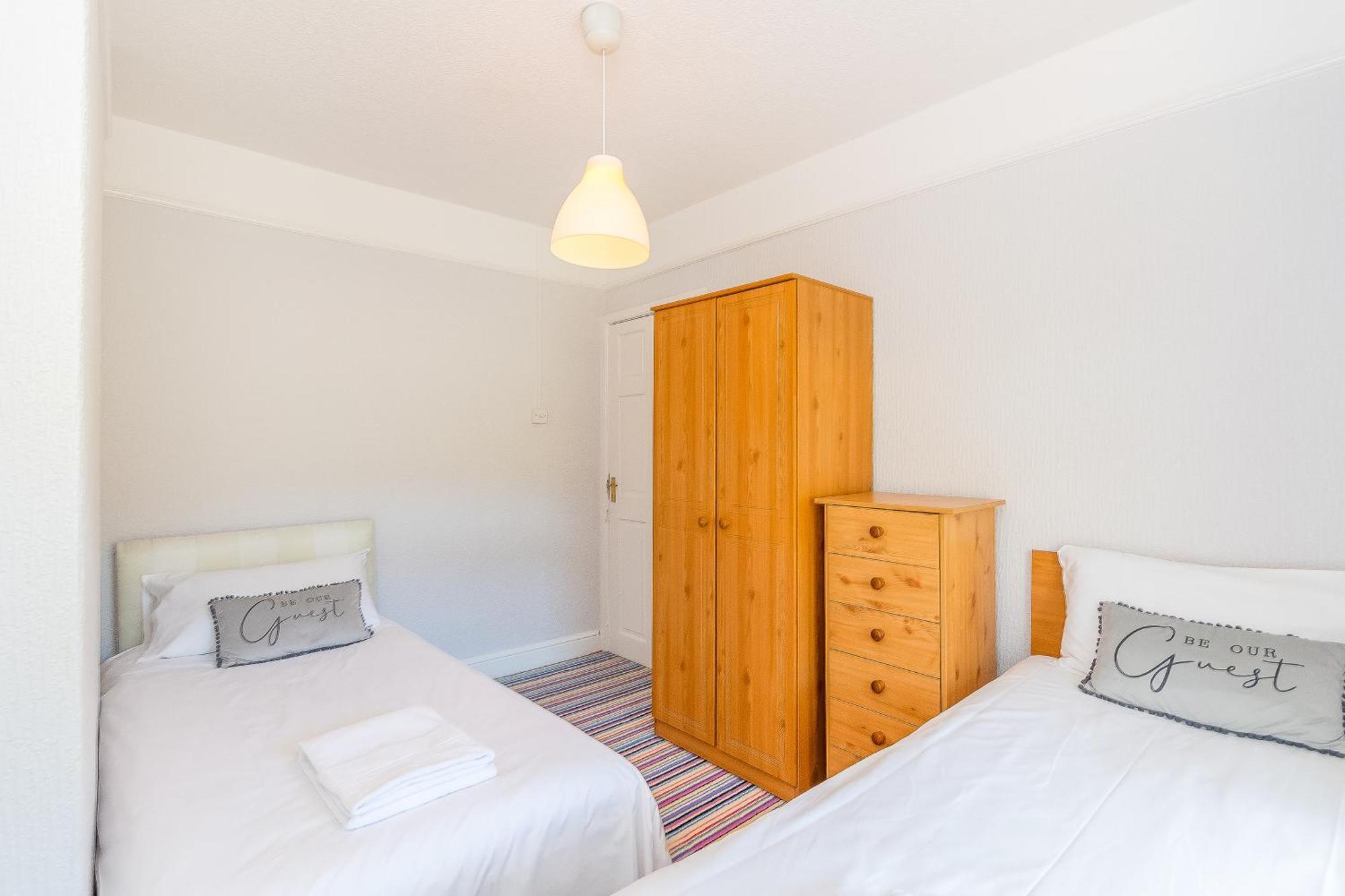 The View Spacious Apartment In Afan Forest Bike Park By Staystaycations ポート・タルボット エクステリア 写真