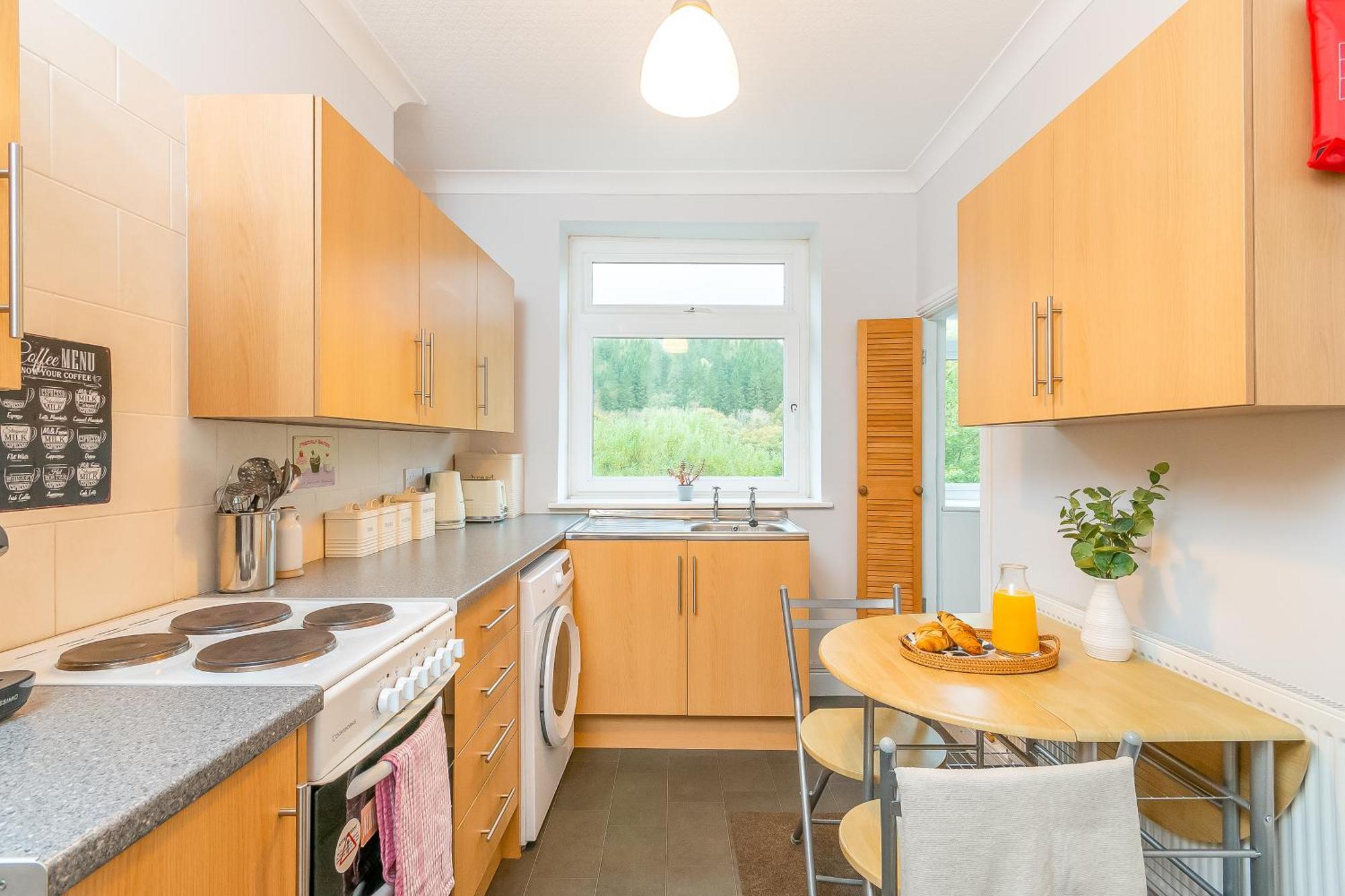 The View Spacious Apartment In Afan Forest Bike Park By Staystaycations ポート・タルボット エクステリア 写真