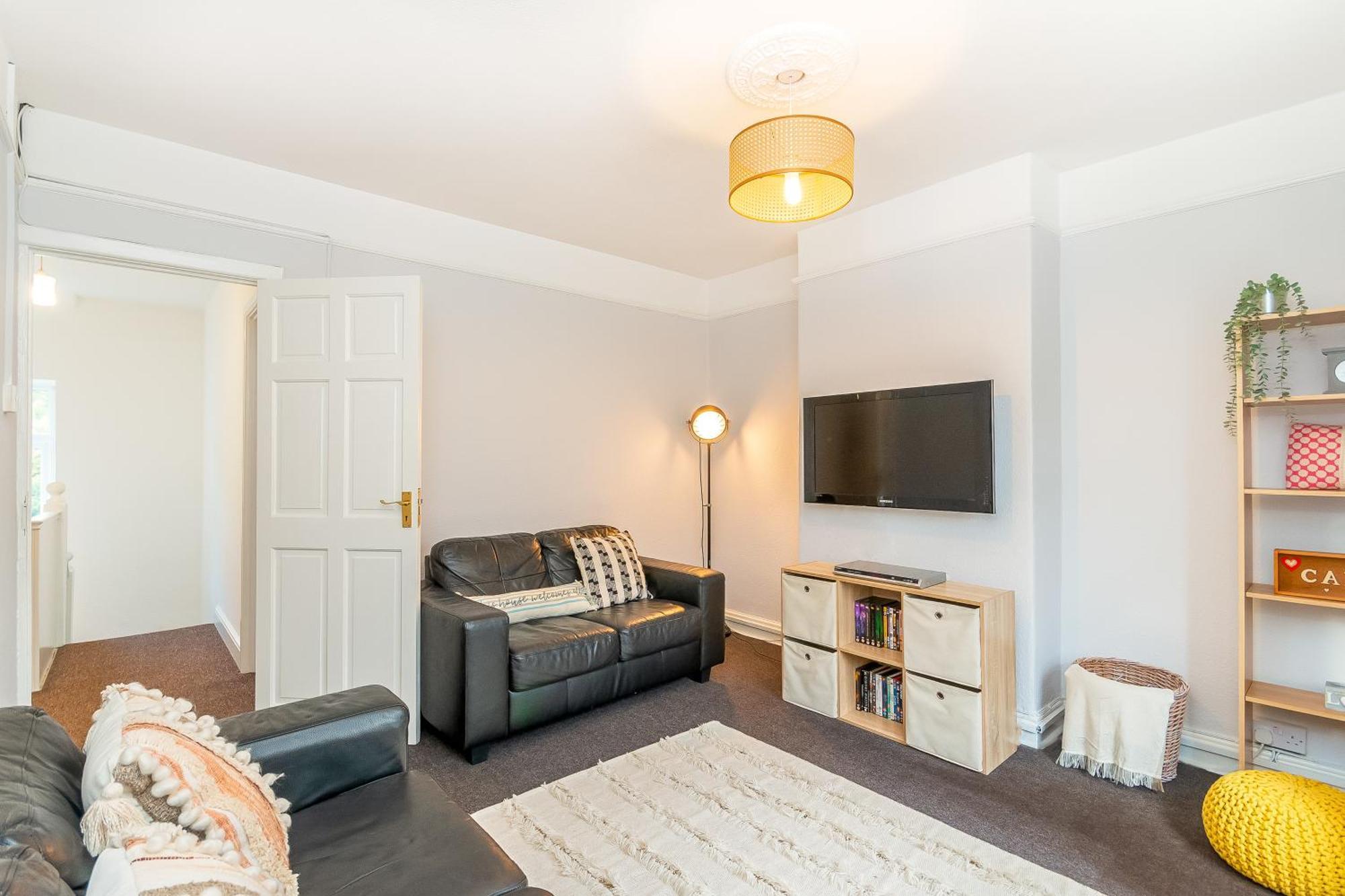 The View Spacious Apartment In Afan Forest Bike Park By Staystaycations ポート・タルボット エクステリア 写真